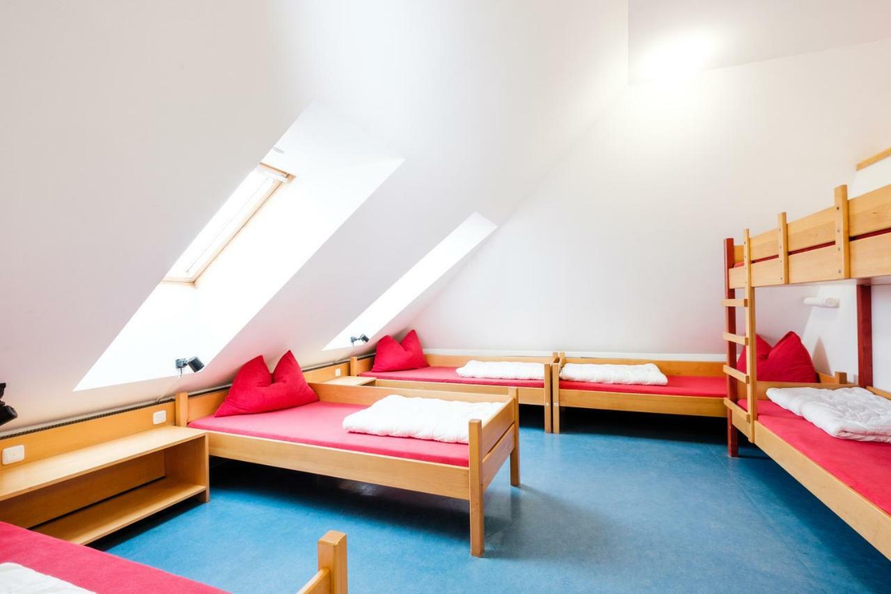 Gemischter Schlafsaal mit 10 Betten